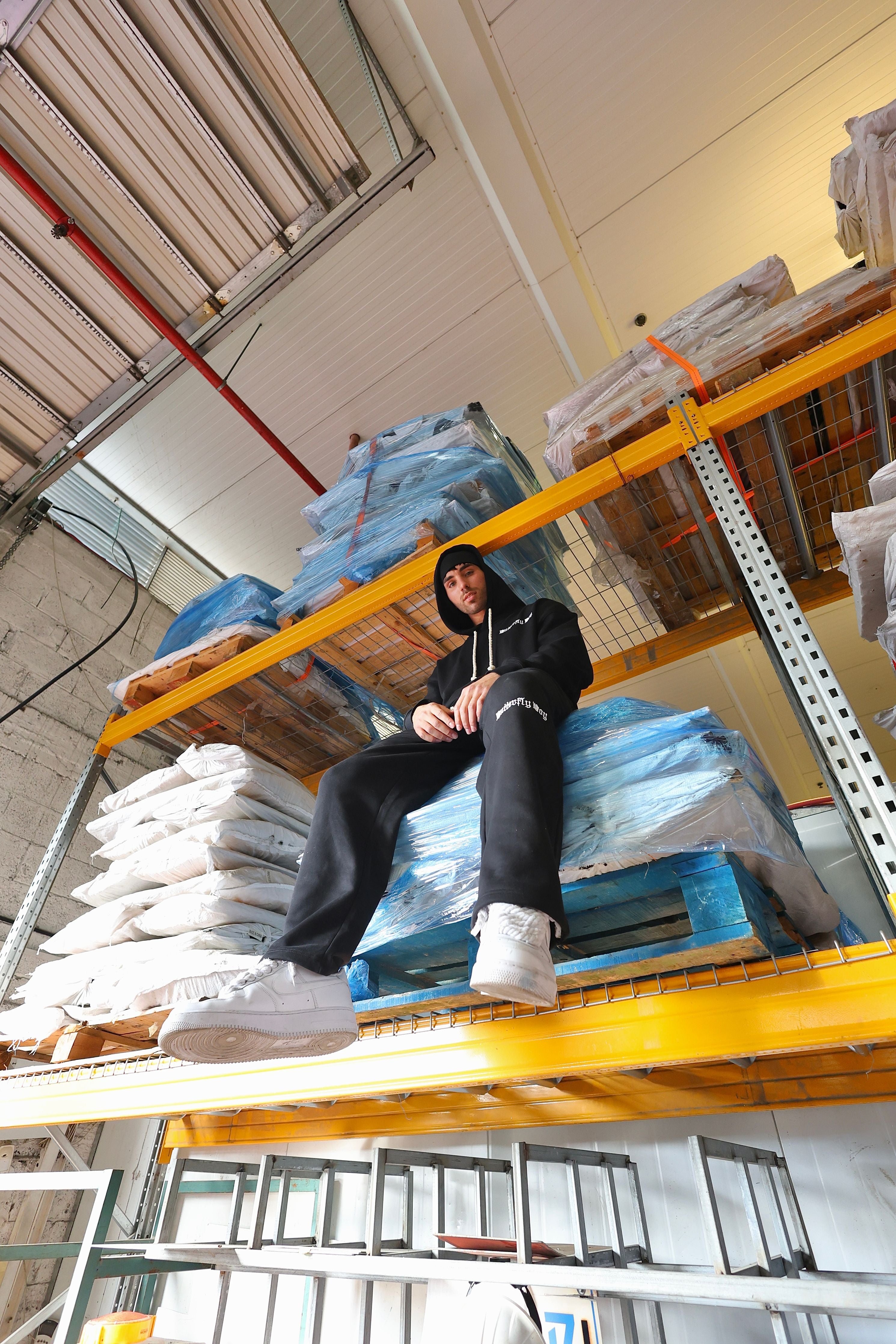 מכנסיים OS BUTTERFLY BLK עם רקמה - Butterfly Sneakers