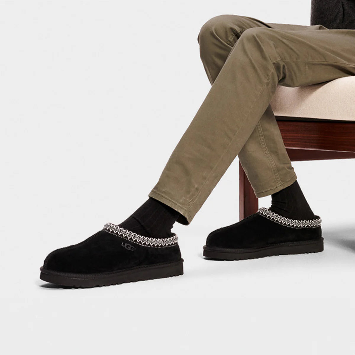 טאזמן שחור UGG