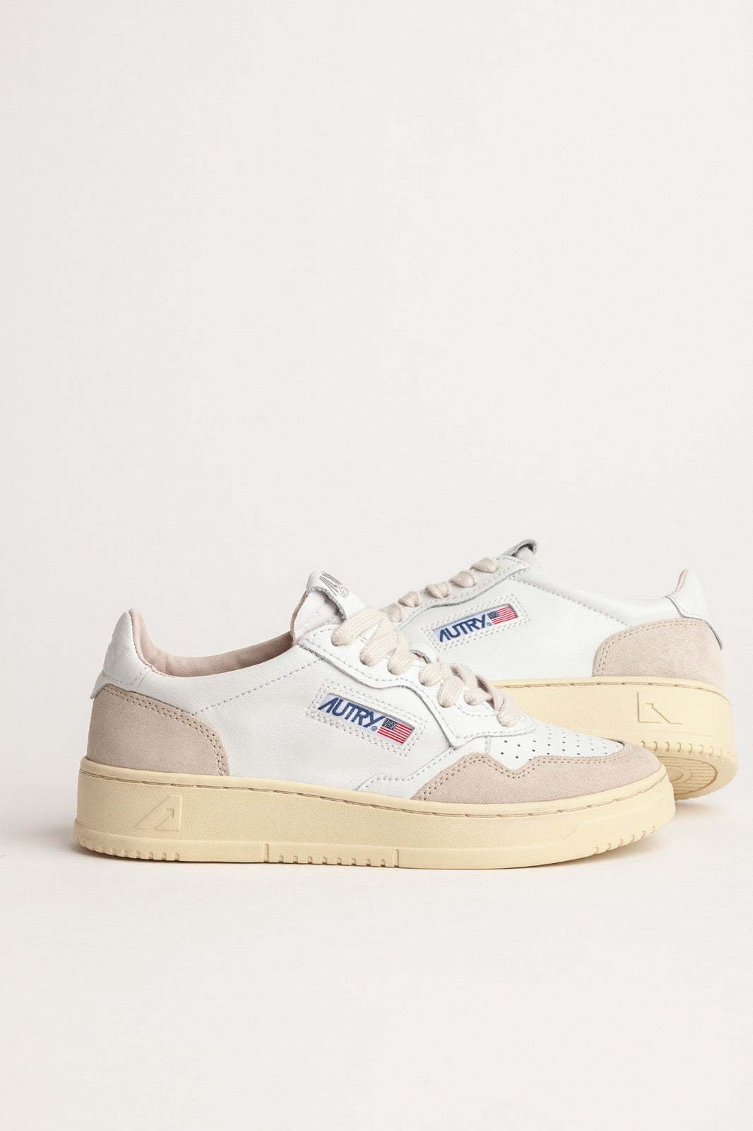 MEDALIST LOW SNEAKERS IN WHITE LEATHER AND BEIGE SUEDE - Butterfly Sneakers