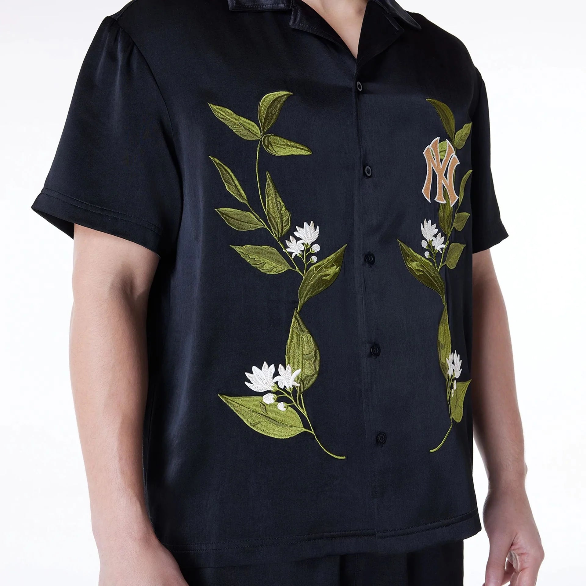 New York Yankees Floral Revere Black Short Sleeve Shirt