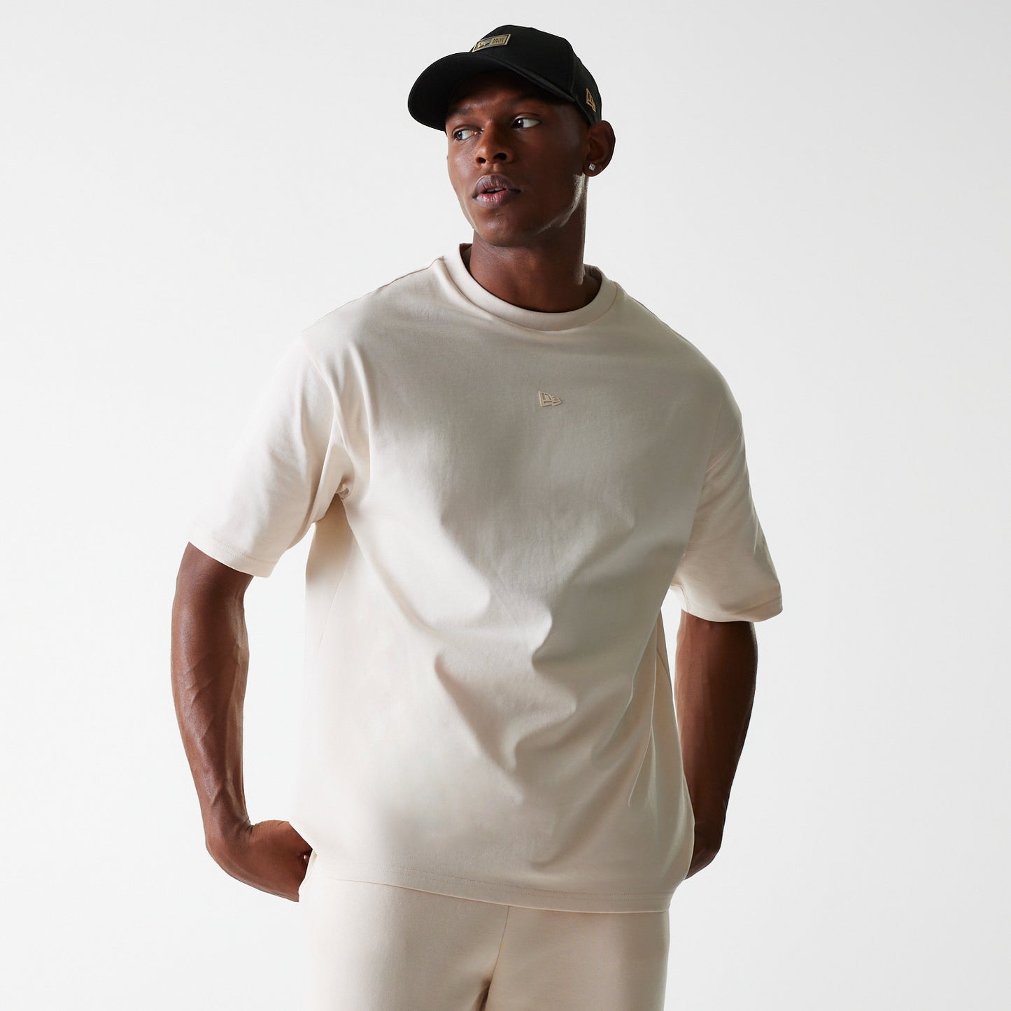 TECH TEE LTC חולצת טי שירט שרוול קצר