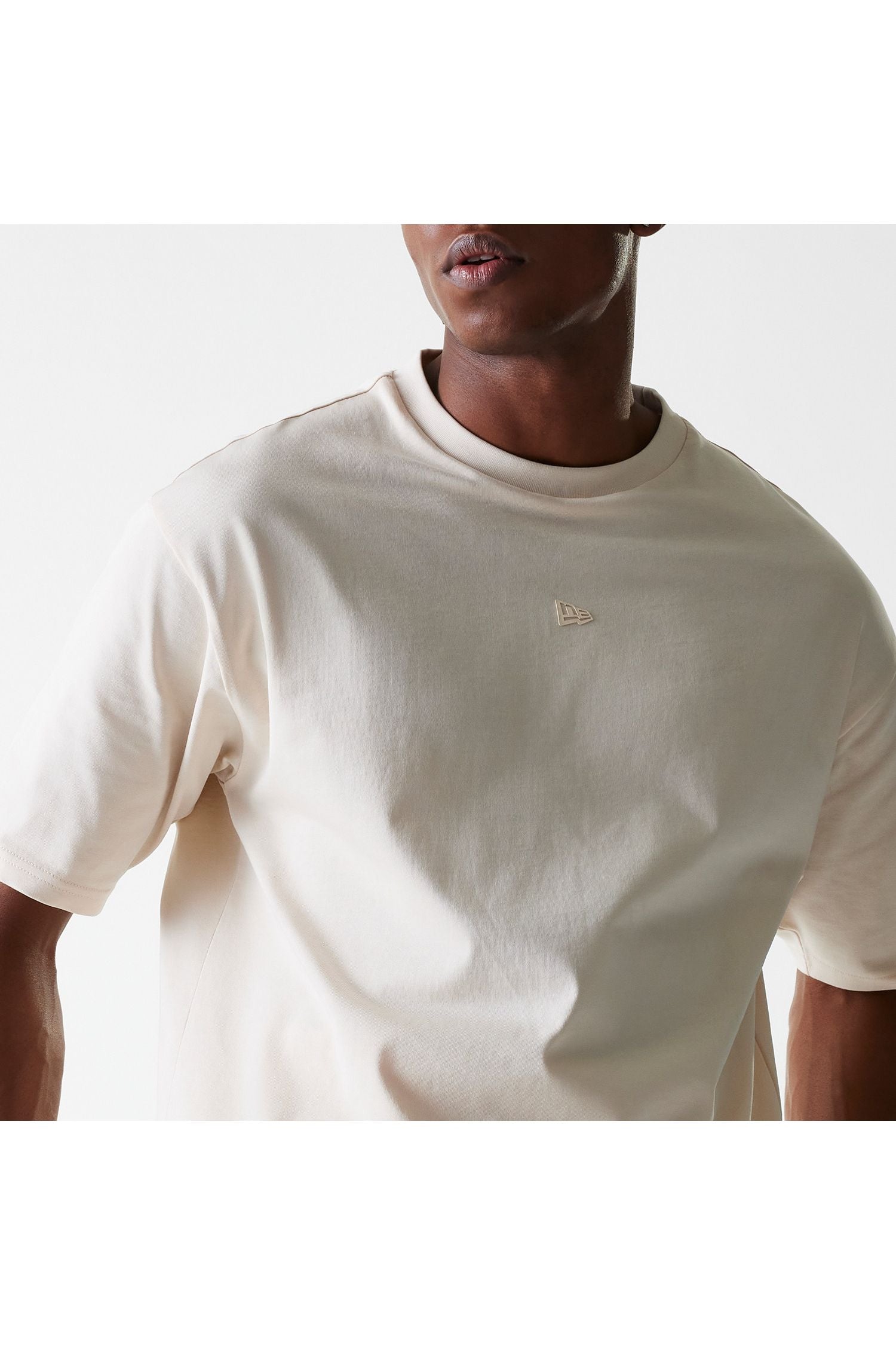 TECH TEE LTC חולצת טי שירט שרוול קצר - Butterfly Sneakers