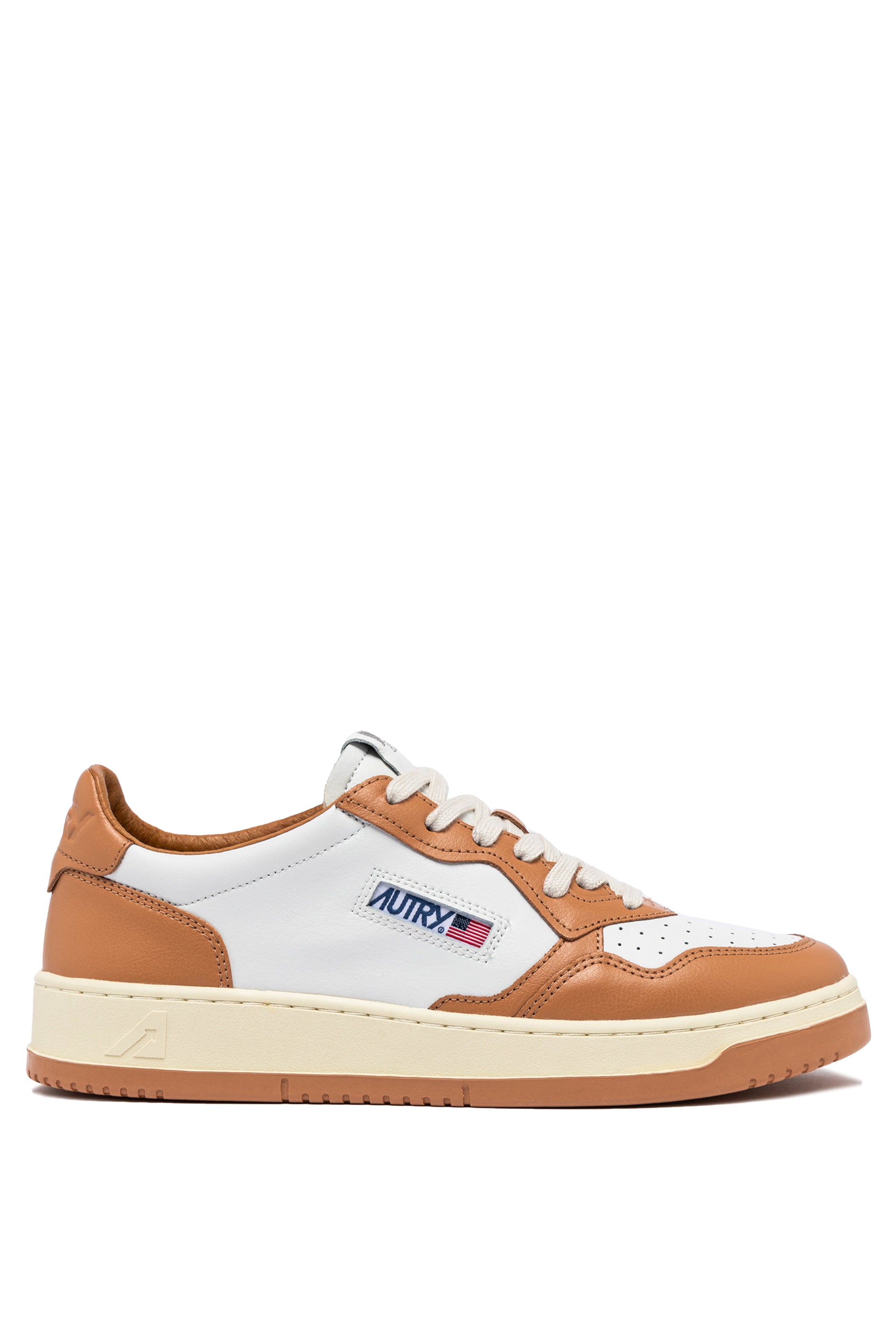 MEDALIST LOW BICOLOR SNEAKERS IN WHITE AND SAND STORM LEATHER