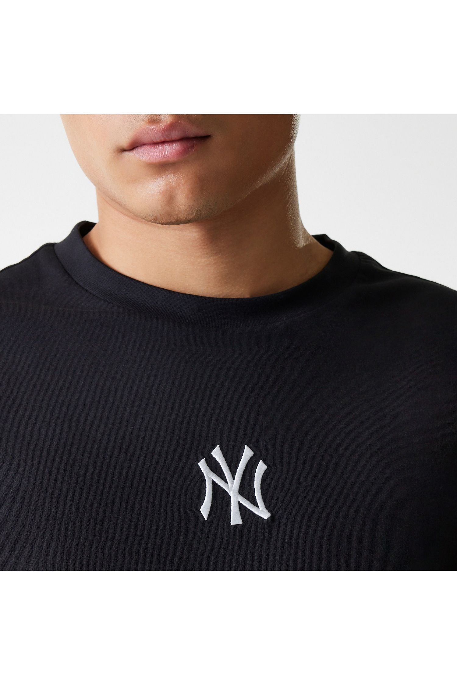 NOS MLB OS TEE BLK - Butterfly Sneakers