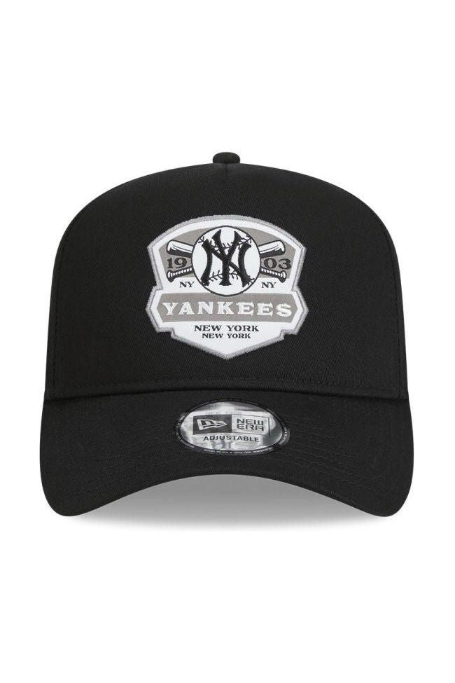 כובע מצחייה NE - Butterfly Sneakers