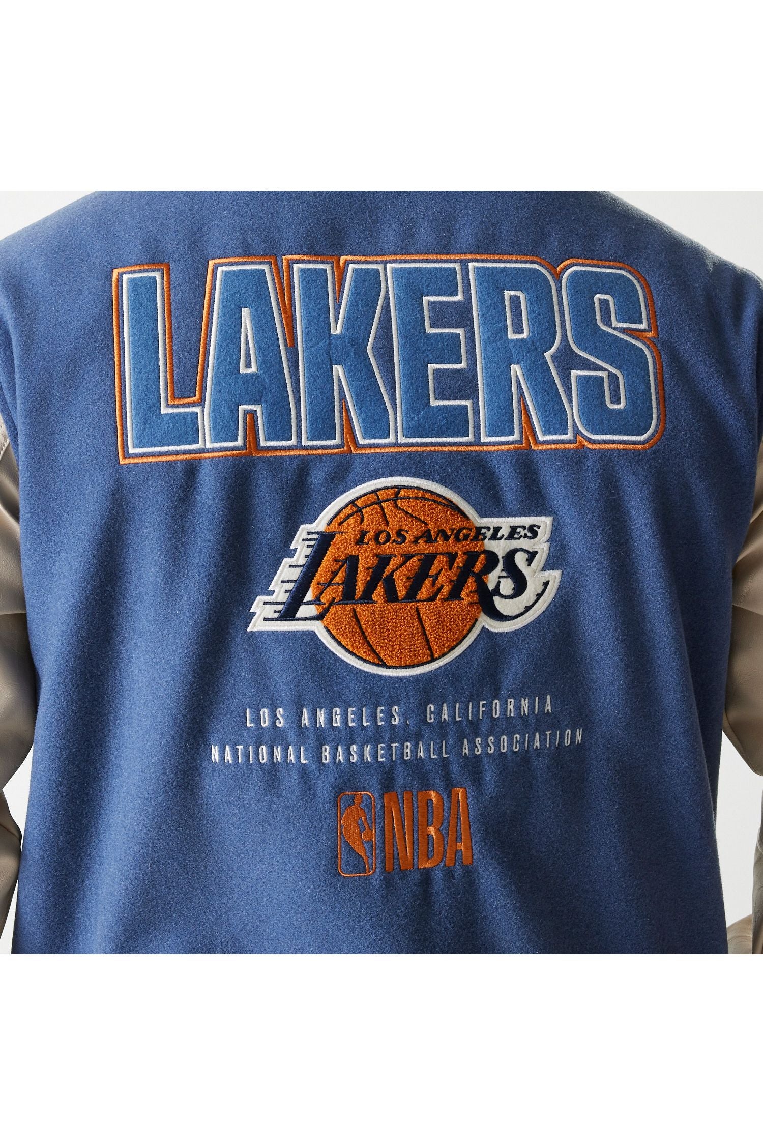 NBA PATCH MIN מעיל - Butterfly Sneakers