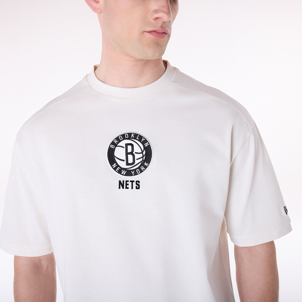 Brooklyn Nets NBA Wordmark Open White Oversized T-Shirt New Era