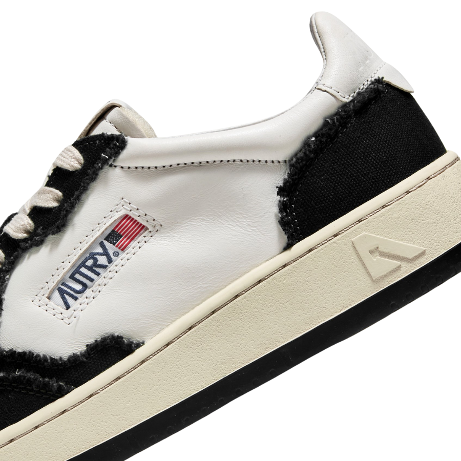 AUTRY SNEAKERS WHITE & BLACK