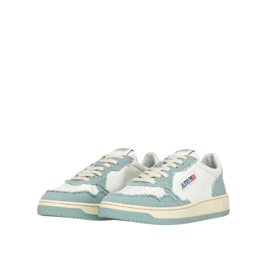 WHITE & LIGHT BLUE סניקרס