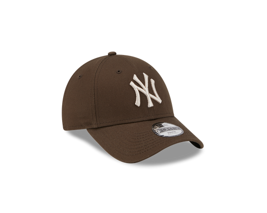 NEW ERA New York Yankees League Essential Youth Brown 9FORTY Adjustable Cap