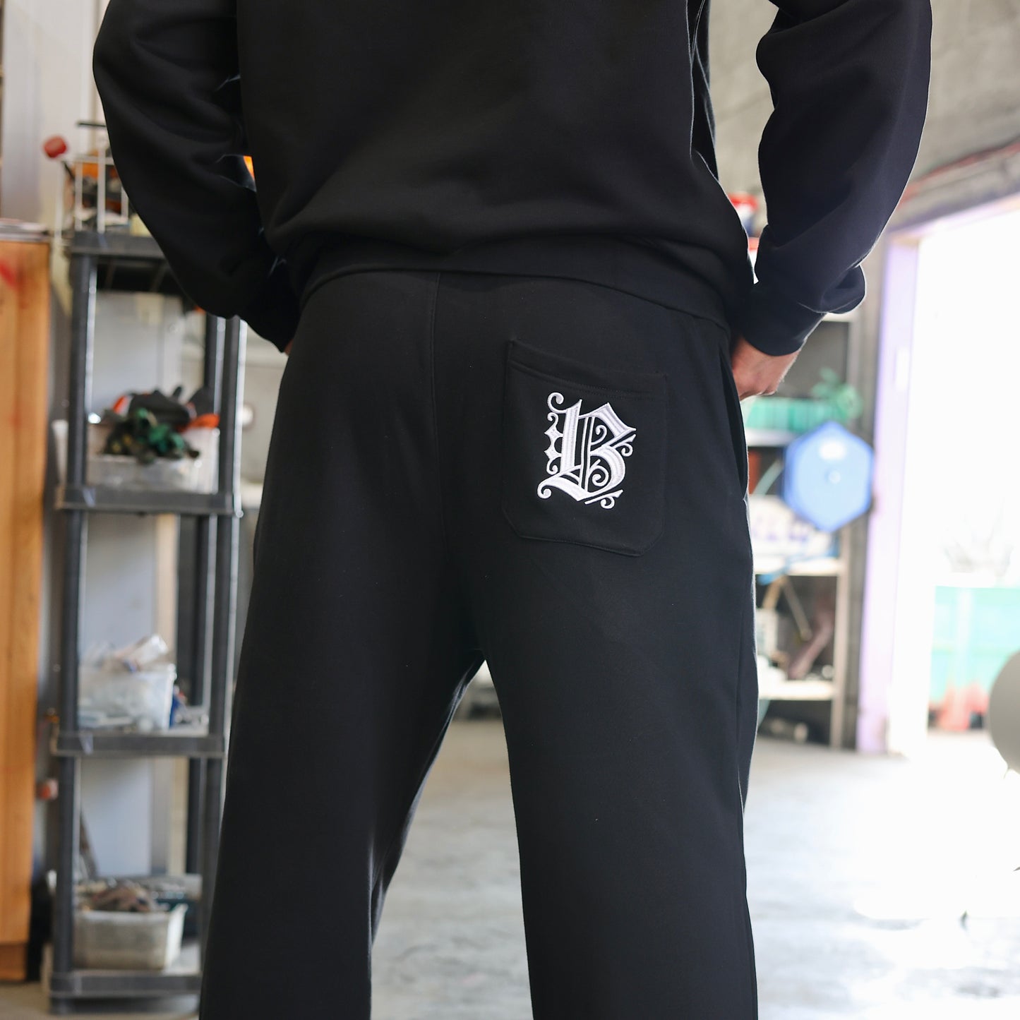 מכנסיים OS BUTTERFLY BLK עם רקמה