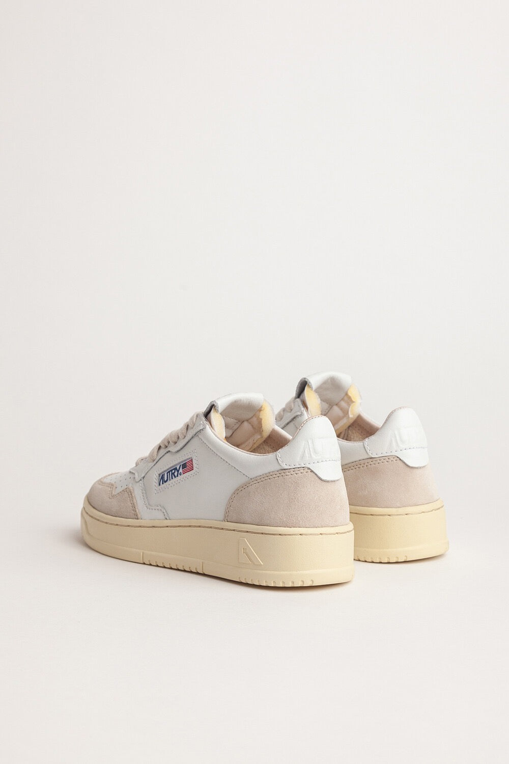 MEDALIST LOW SNEAKERS IN WHITE LEATHER AND BEIGE SUEDE - Butterfly Sneakers