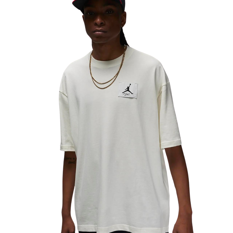 Jordan Flight Essentials
Men's Oversized T-shirt