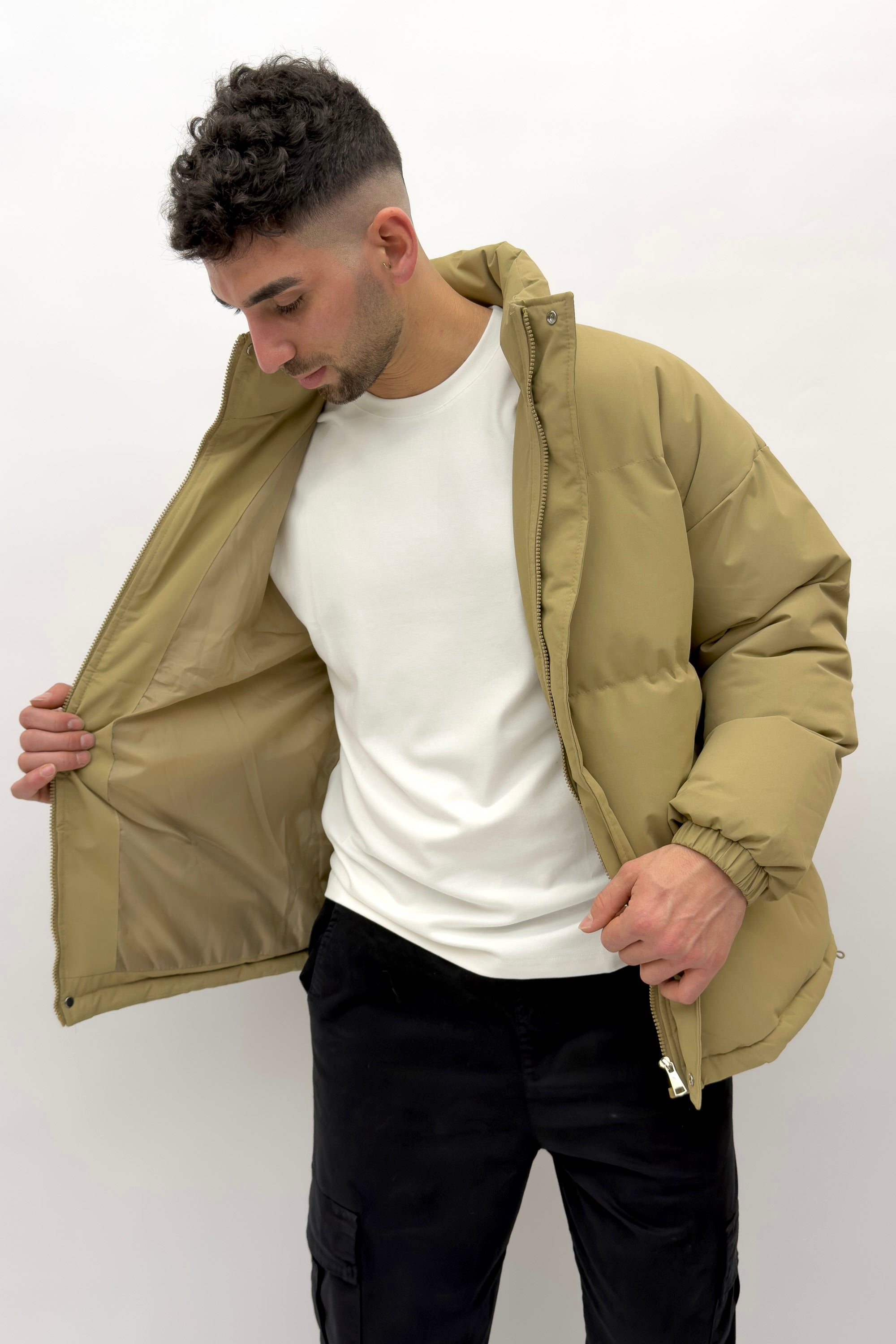 מעיל בומבר חום - Butterfly Sneakers