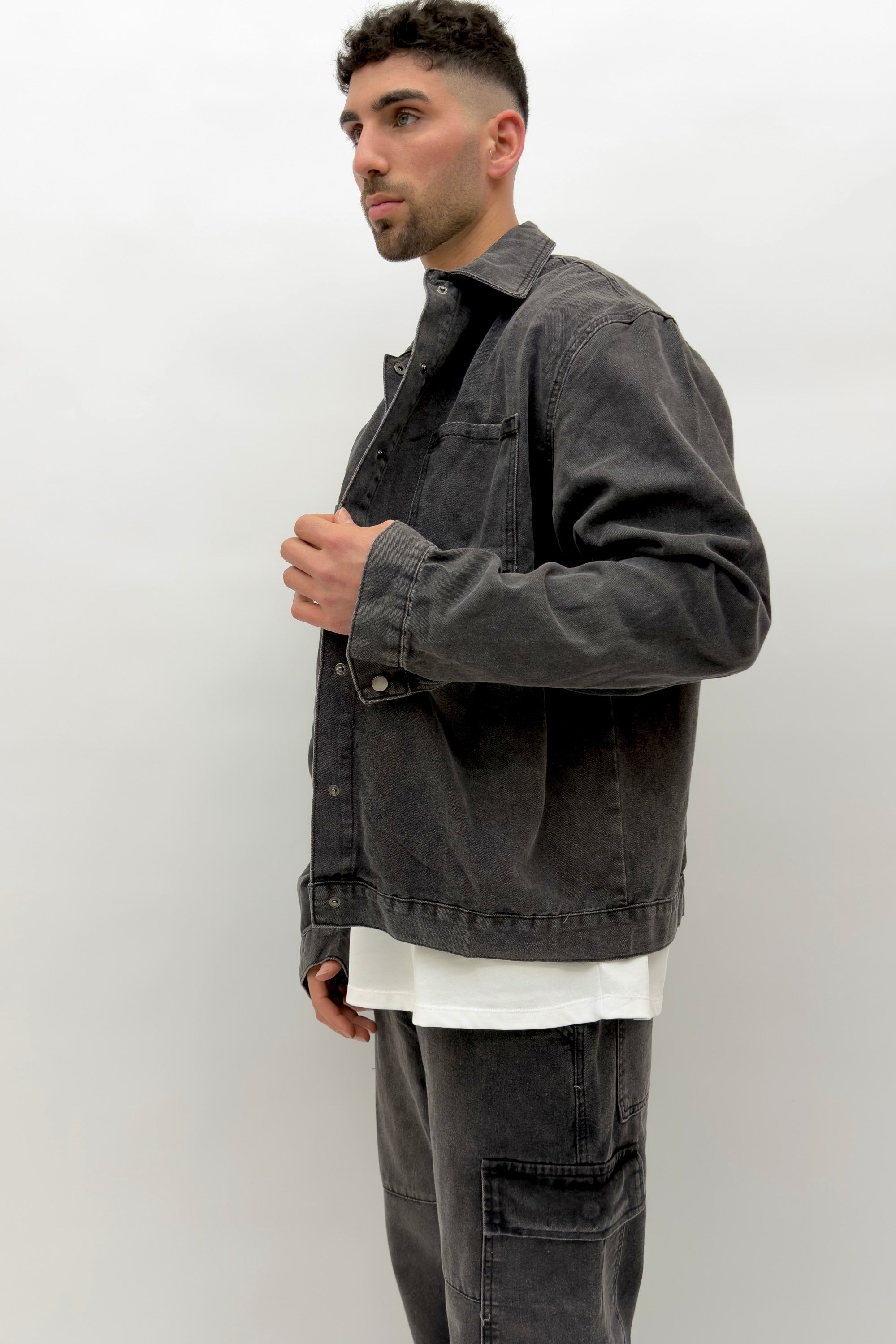 ג'קט גינס בגזרת אובר סייז - Butterfly Sneakers