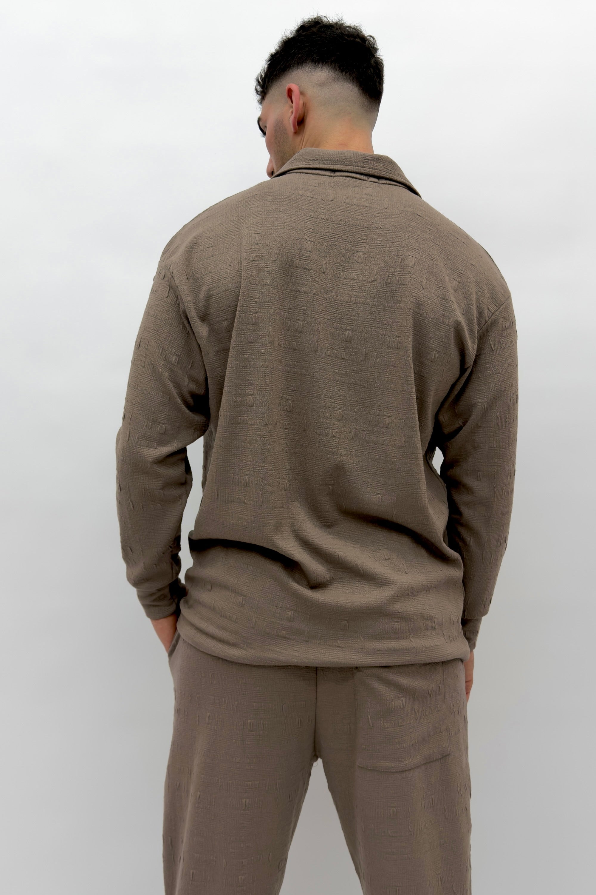 חולצה אלגנט חליפת פשתן - Butterfly Sneakers