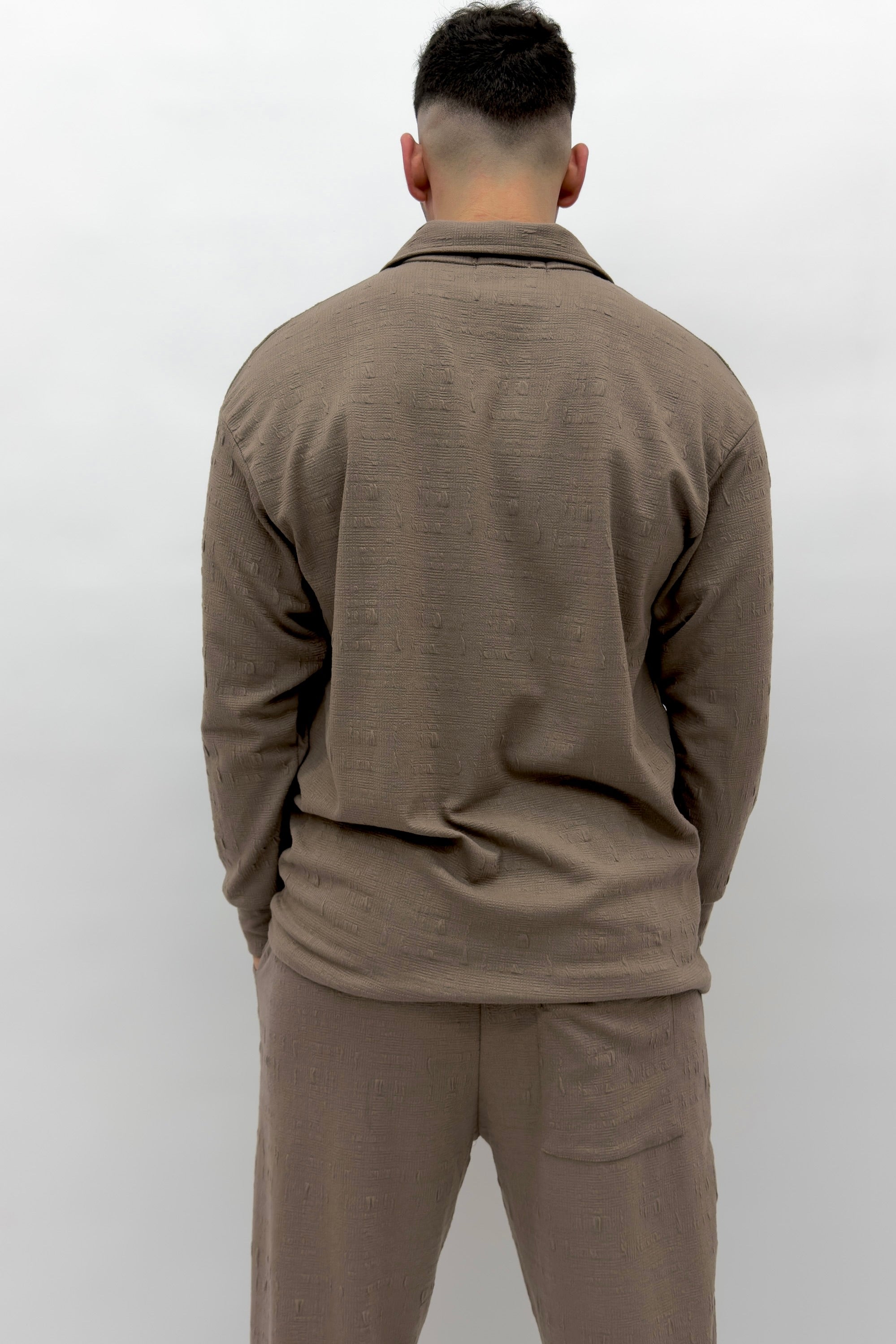 חולצה אלגנט חליפת פשתן - Butterfly Sneakers