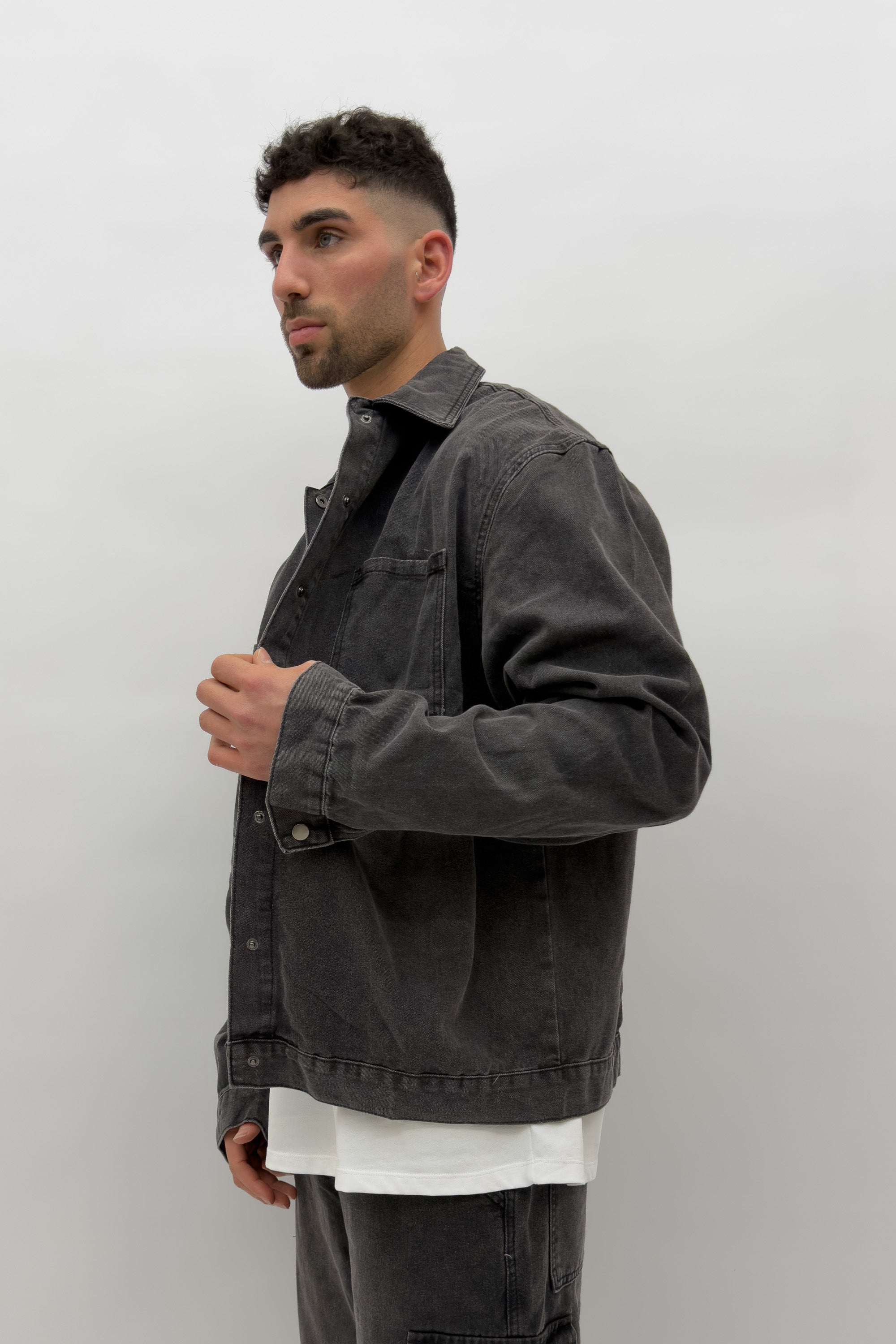 ג'קט גינס בגזרת אובר סייז - Butterfly Sneakers