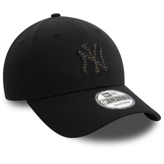 כובע מצחייה  New York Yankees League Essential Black 9FORTY