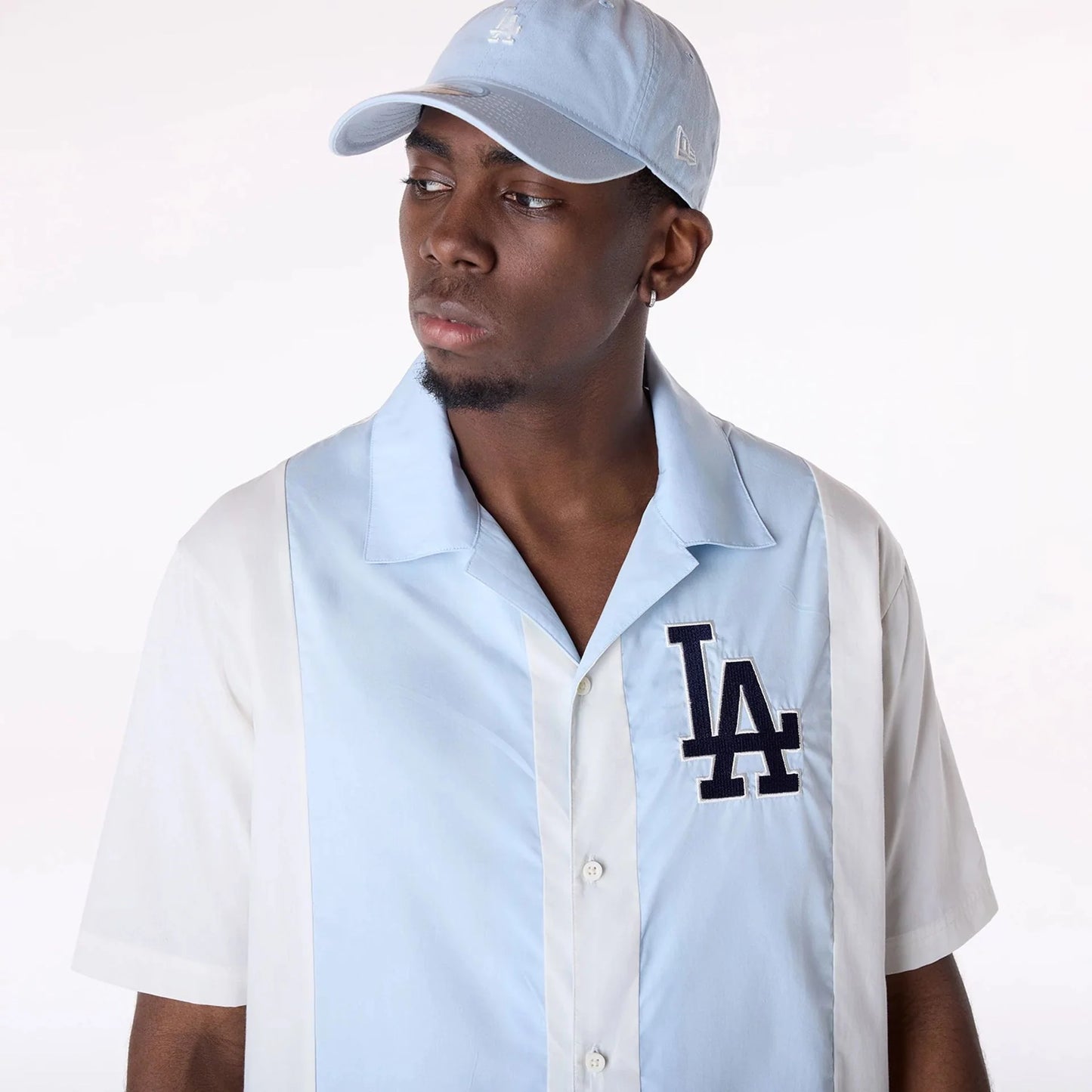LA Dodgers Stripe Revere Open White Short Sleeve Shirt  (חולצה)
