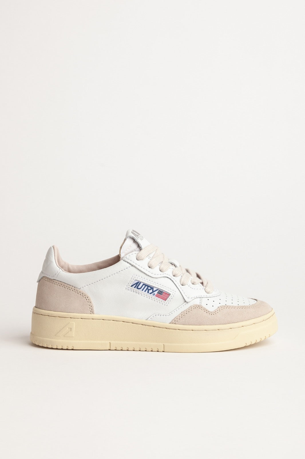 MEDALIST LOW SNEAKERS IN WHITE LEATHER AND BEIGE SUEDE - Butterfly Sneakers