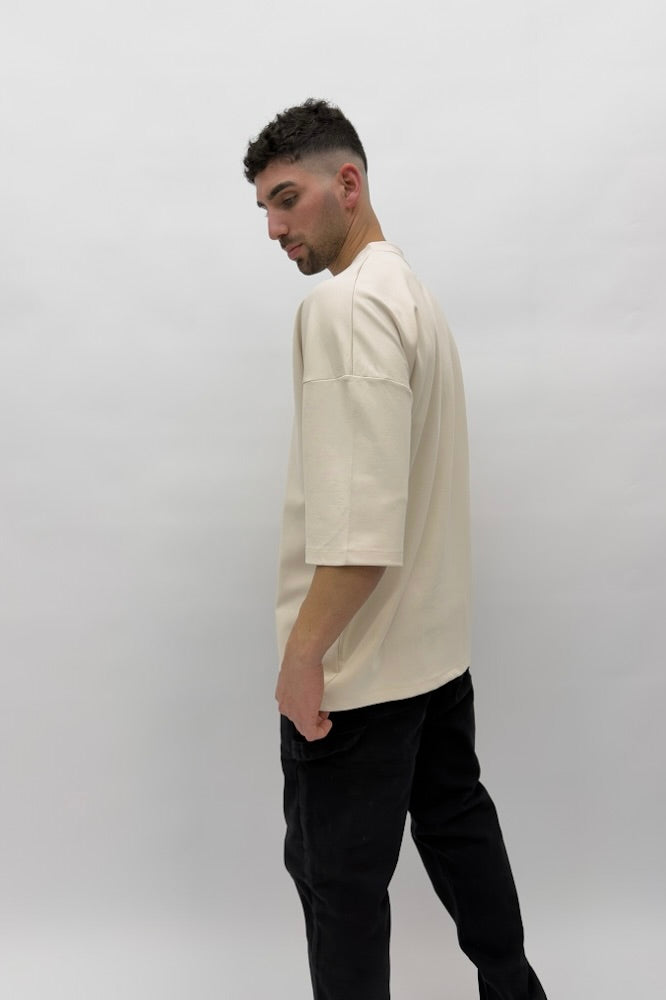 חולצה אוברסייז קרם - Butterfly Sneakers