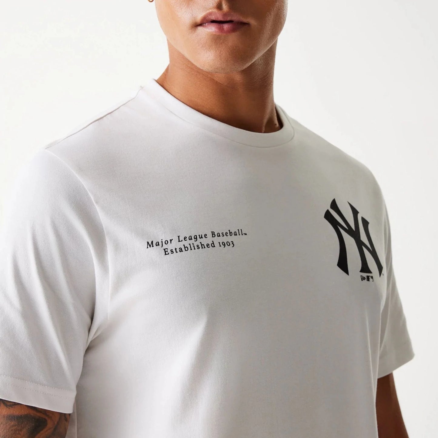 New York Yankees MLB Arch חולצת טי שרט שרוול קצר