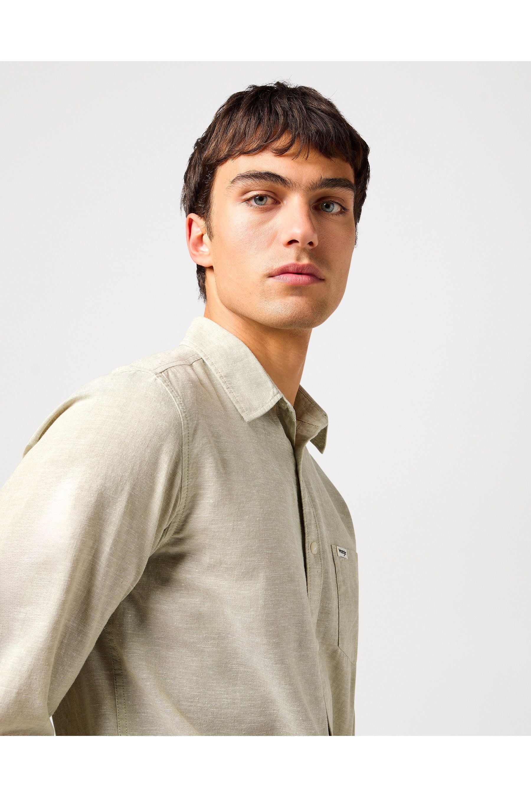 חולצה מכופתרת שרוול ארוך עם כיס - ירוק - Butterfly Sneakers