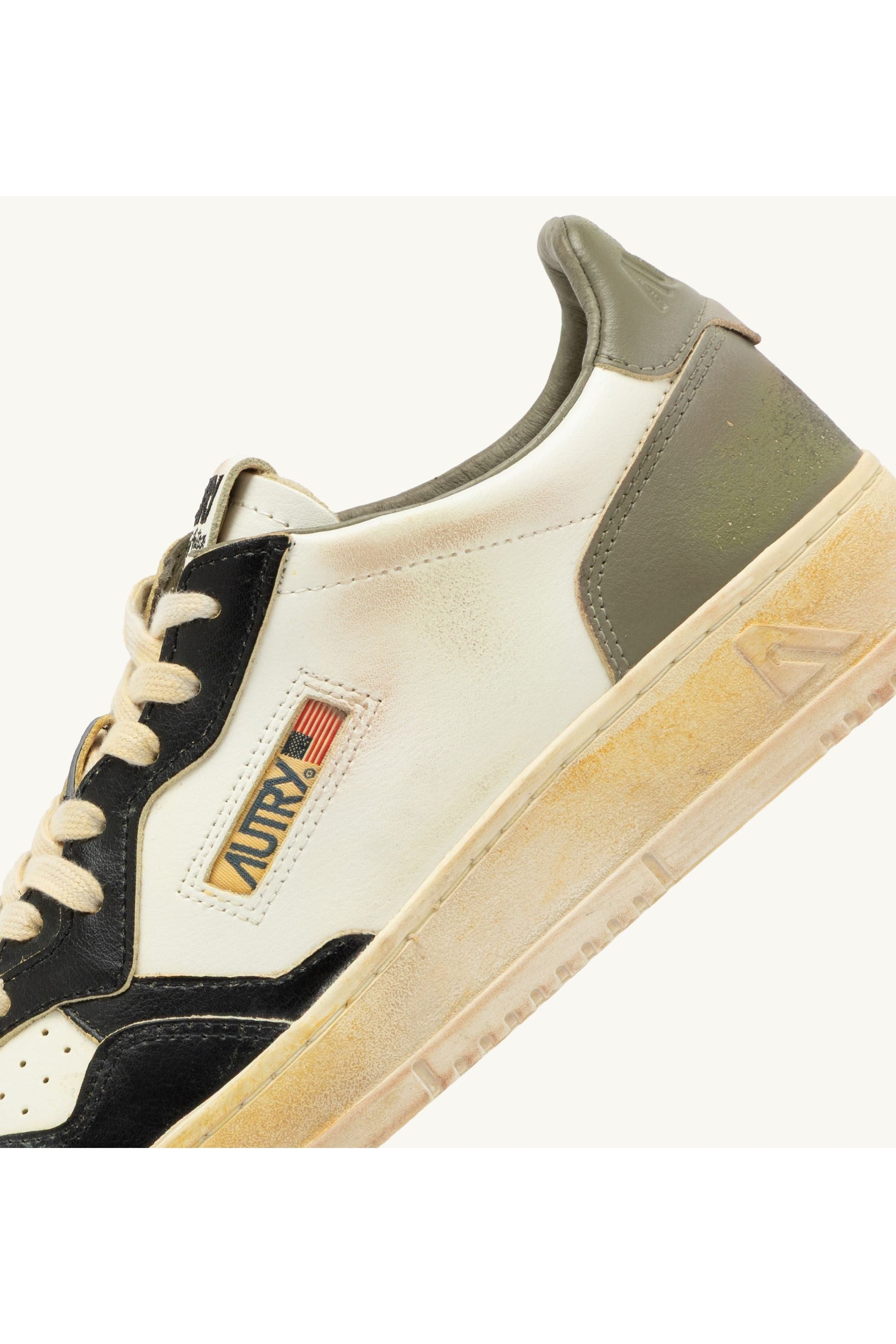 SUP VINT LOW MAN SV06 LEATHER/LEATHER COVERT GREEN/WHITE/BLACK - Butterfly Sneakers