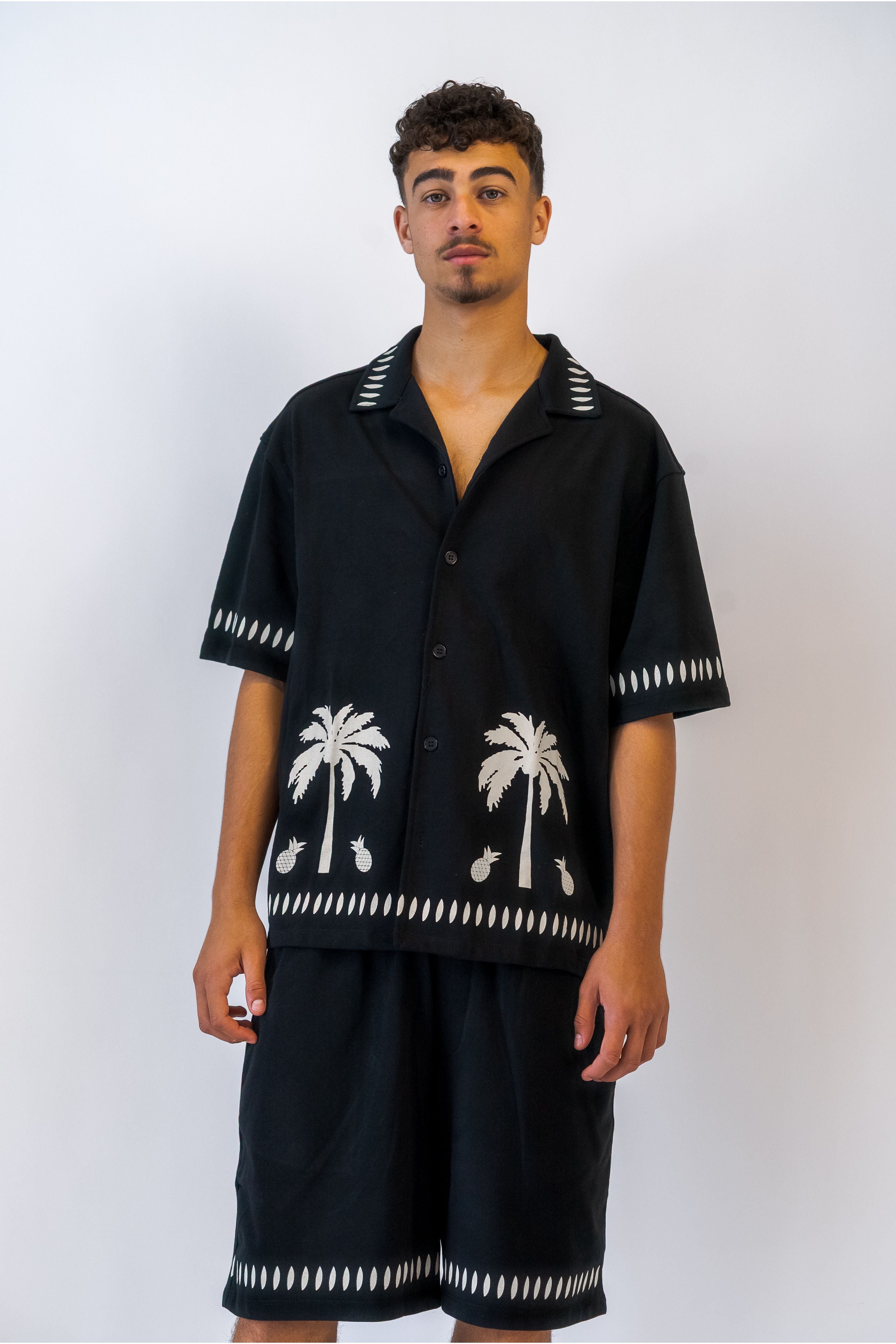 חולצה חליפה הוואי שחור - Butterfly Sneakers