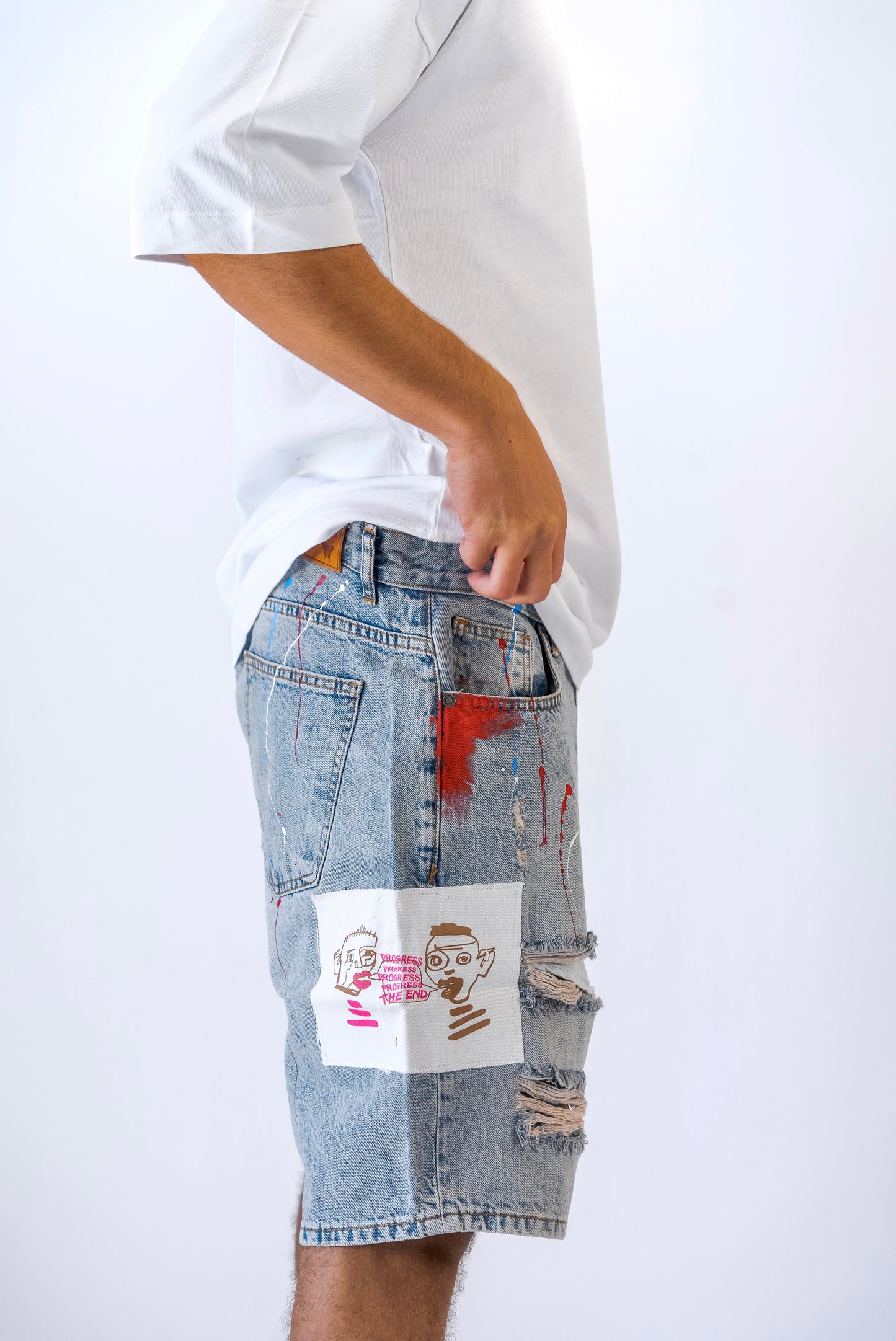 מכנסי ג'ינס ברמודה BAGGY עם פאצ'ים
