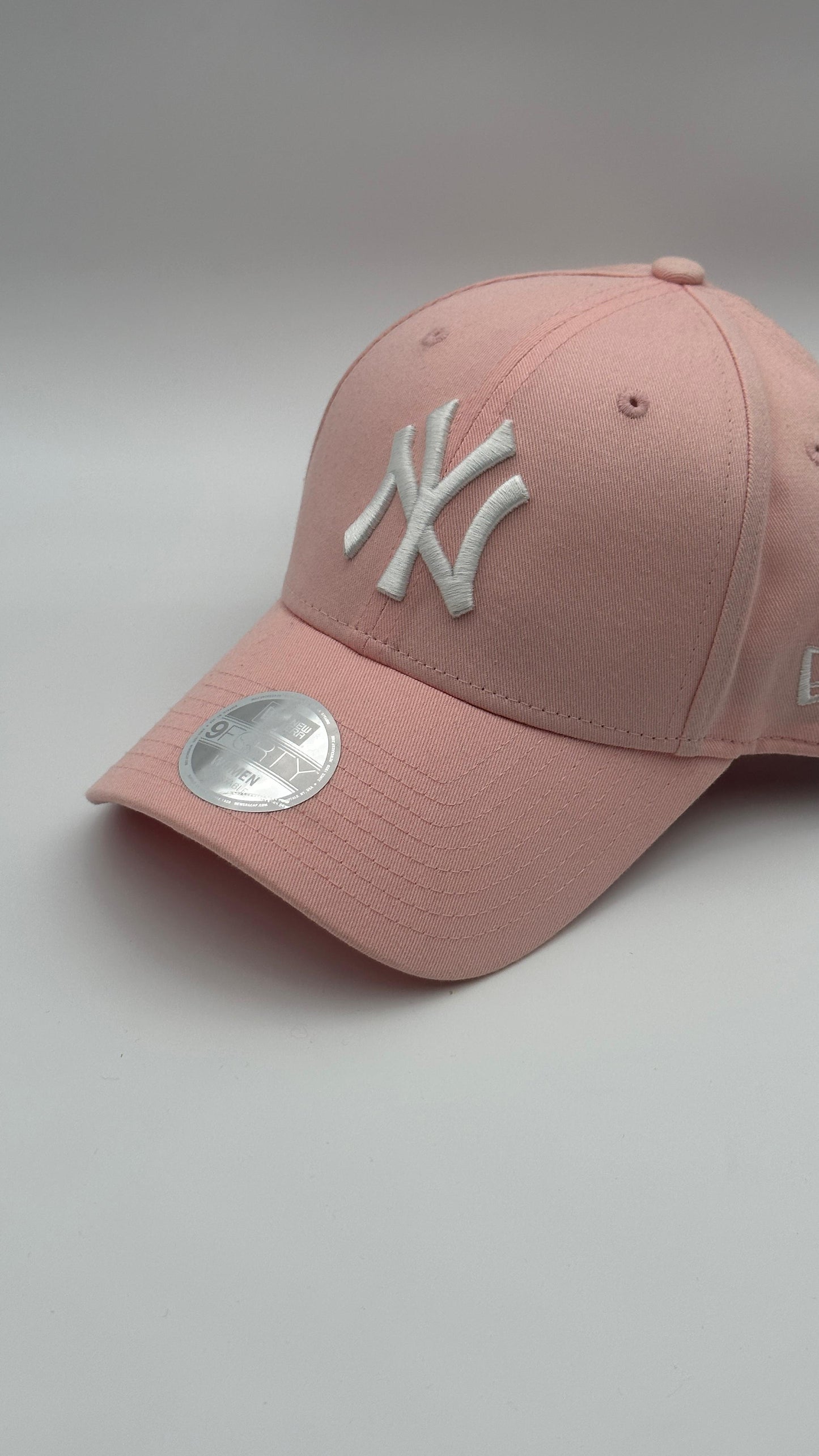 NY NEW ERA “pink” - Butterfly Sneakers