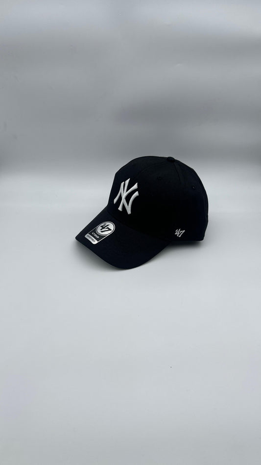 New York 47 Cap “Black & White” - Butterfly Sneakers