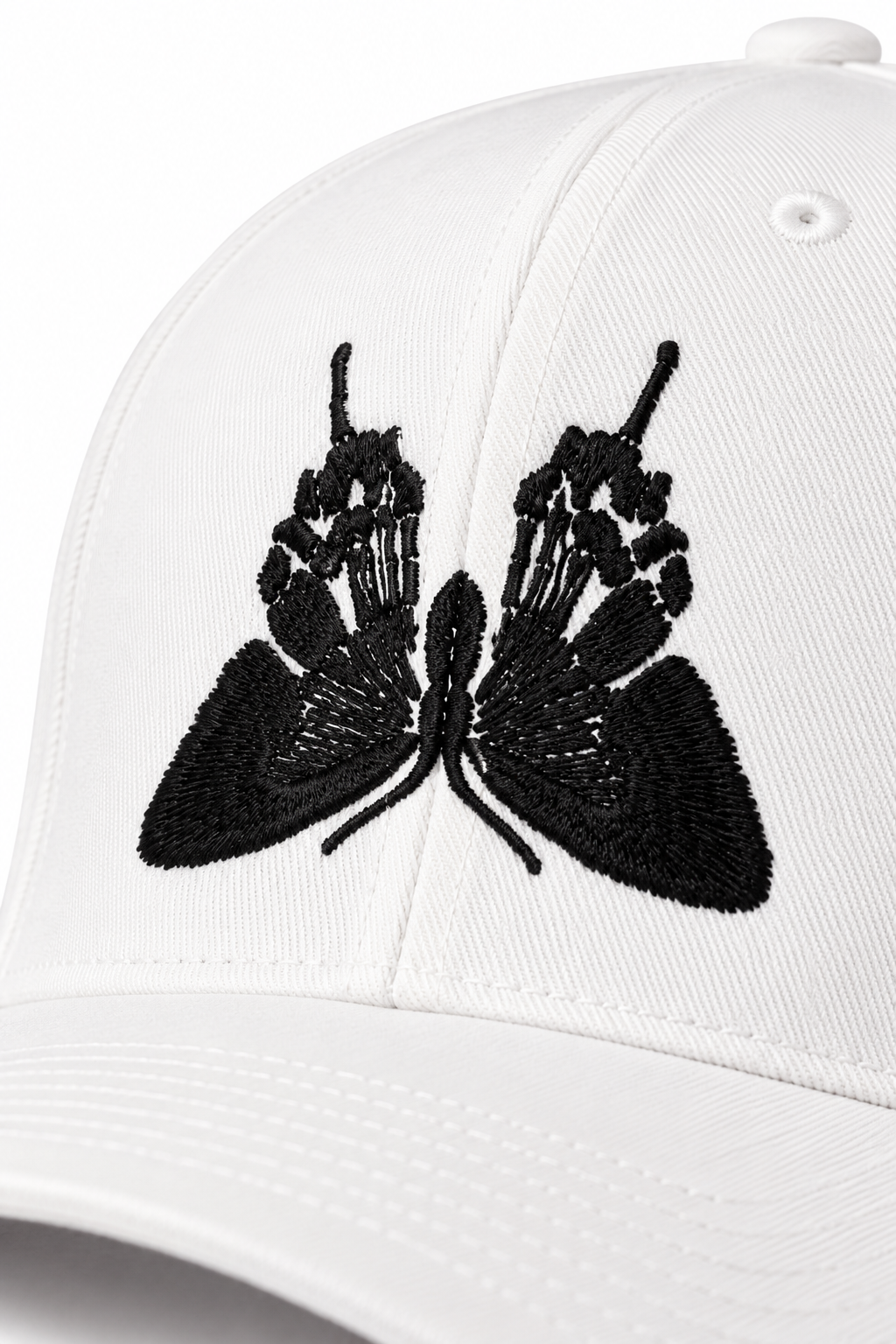 Butterfly Boy — FLIP WHITE 1 — תקריב רקמה