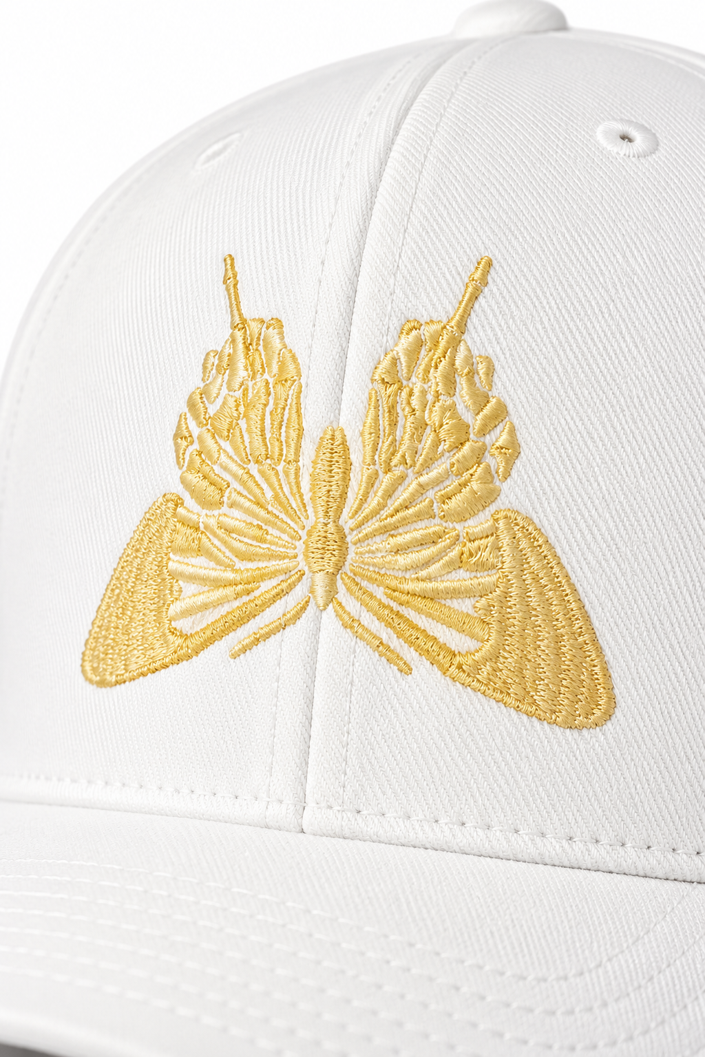 Butterfly Boy — FLIP WHITE 4 — תקריב רקמה