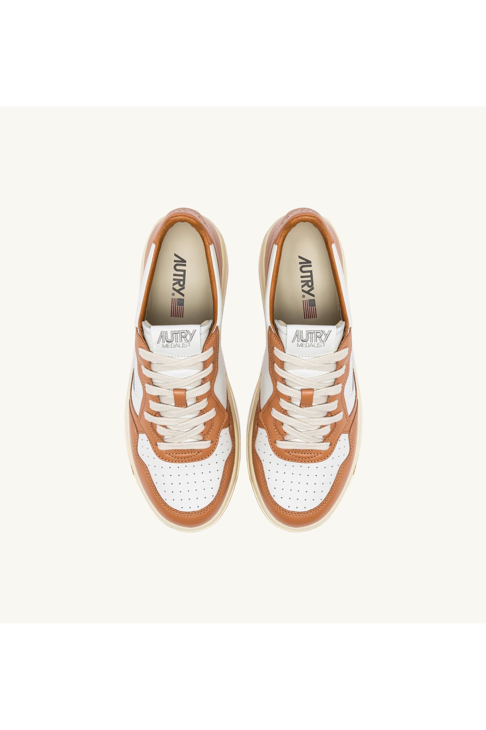 MEDALIST LOW BICOLOR SNEAKERS IN WHITE AND SAND STORM LEATHER - Butterfly Sneakers